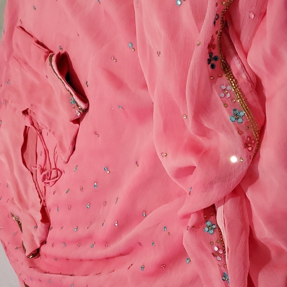 Beautiful crimson Red crape saree - Picture 15 of 15